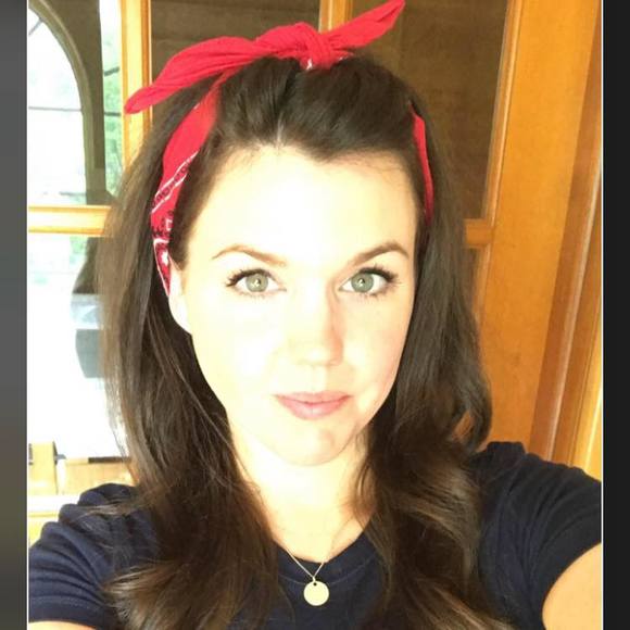 Meet your Posher, Heather - Picture 1 of 1